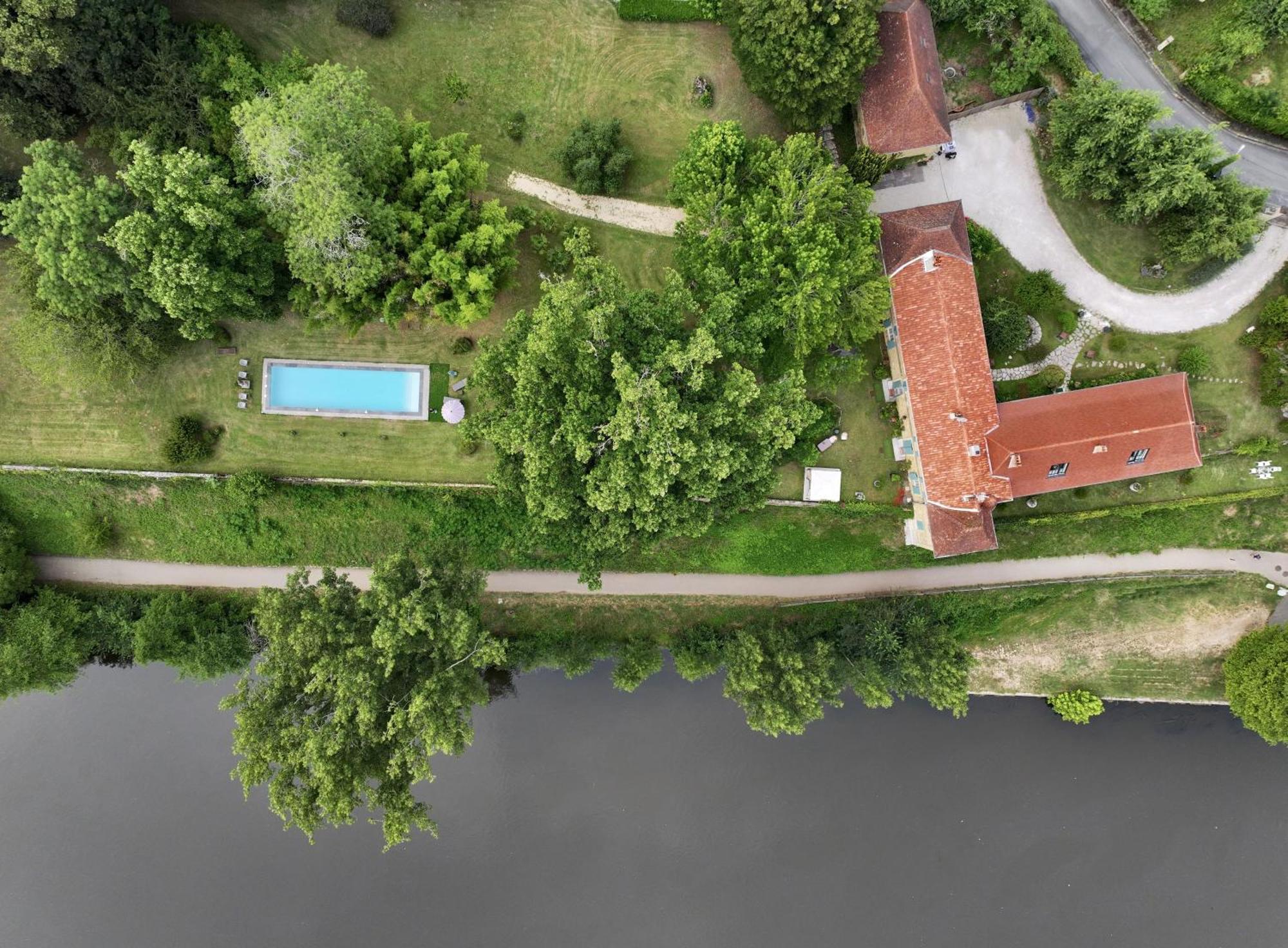 La Rebiere D'Or, B&B Et Gite Mouleydier Exteriér fotografie