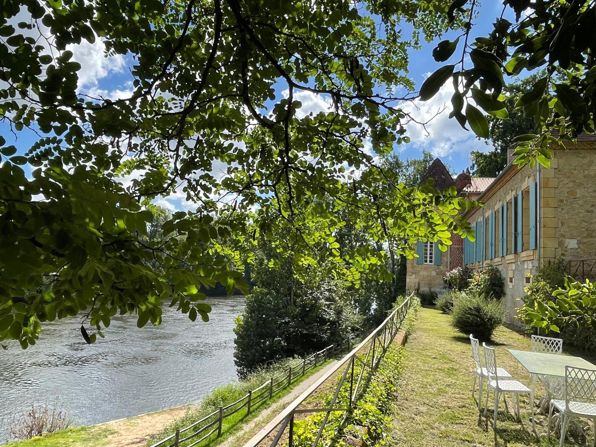 La Rebiere D'Or, B&B Et Gite Mouleydier Exteriér fotografie
